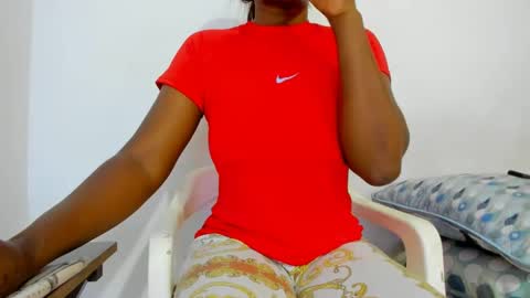 Snapshot of zamara__ chatting on February 25, 12:16 pm Zamara online show from February 25, 12:16 pm