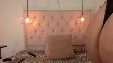 ZAMIRA online show from March 17, 2:00 pm