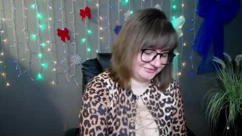 zannadreil online show from December 19, 8:15 pm