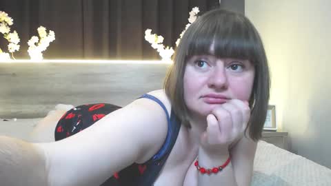 zannadreil online show from March 5, 9:24 pm