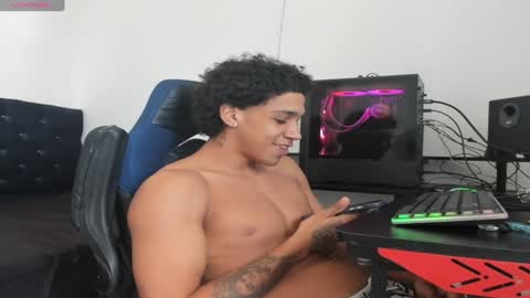 Snapshot of zanxley_ chatting on January 29, 6:28 pm zanxley_ online show from January 29, 6:28 pm