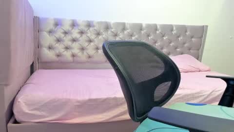 Snapshot of zanxley_ chatting on January 29, 1:05 am zanxley_ online show from January 29, 1:05 am