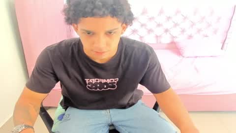 Snapshot of zanxley_ chatting on January 28, 3:57 pm zanxley_ online show from January 28, 3:57 pm