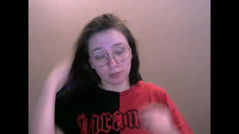 Snapshot of zara_golden chatting on February 19, 10:23 am chaturcum online show from February 19, 10:23 am