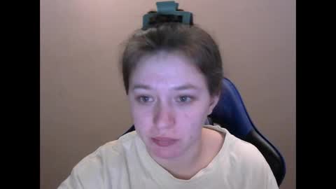 Snapshot of zara_golden chatting on January 20, 9:35 am chaturcum online show from January 20, 9:35 am