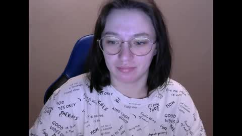 Snapshot of zara_golden chatting on February 21, 2:39 am chaturcum online show from February 21, 2:39 am