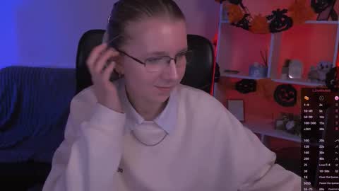 ur kitten 3 online show from November 1, 7:57 pm