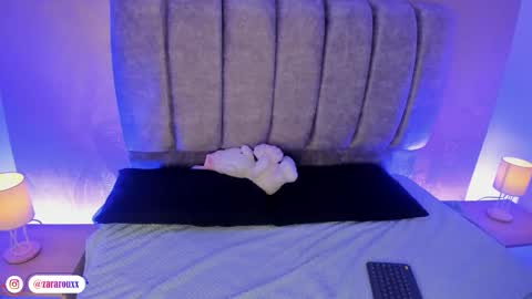 Zara  online show from February 19, 7:35 pm