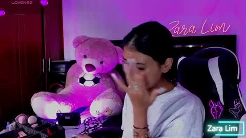 Snapshot of zaralim chatting on September 17, 7:50 pm Zara Lim online show from September 17, 7:50 pm