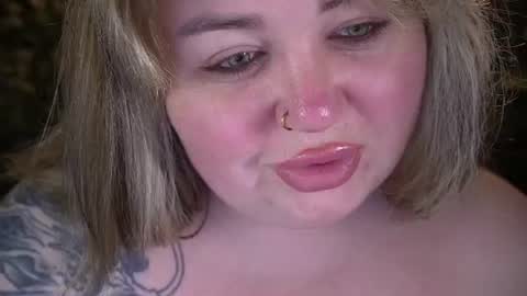 Lola online show from July 8, 7:50 pm