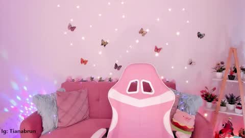 Snapshot of zaratorres_ chatting on October 8, 1:06 pm Zara online show from October 8, 1:06 pm