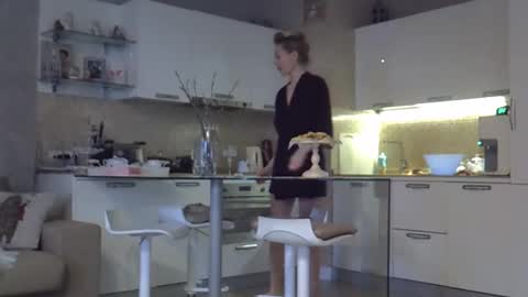 Zarina Swift online show from April 5, 4:42 am