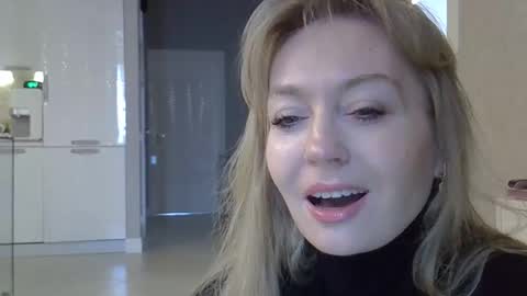 Zarina Swift online show from March 4, 4:42 am