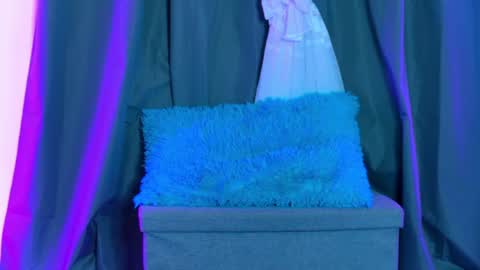 Karolyne online show from June 17, 10:37 pm
