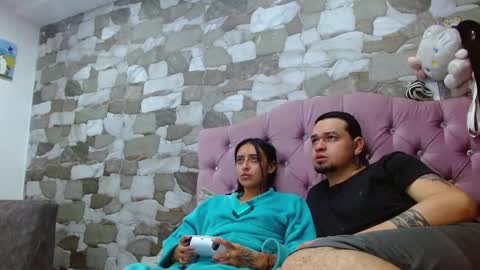 Zelda And Kuro online show from November 27, 3:25 am