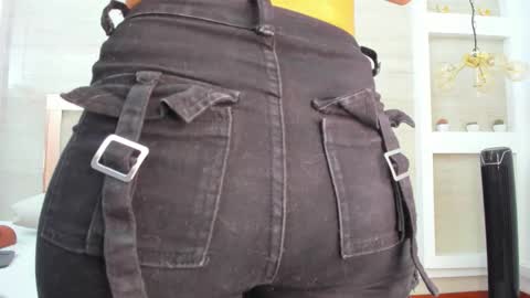 Zenda Evans online show from February 19, 4:22 am