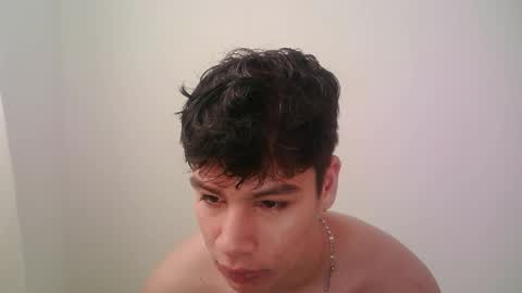 zeus_183 online show from December 22, 1:40 pm