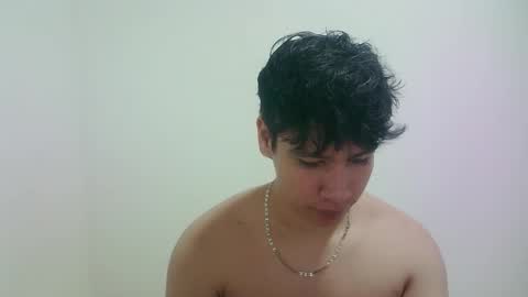 zeus_183 online show from March 8, 8:18 am