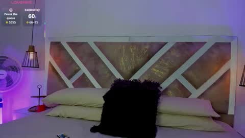 zia online show from April 7, 11:12 am