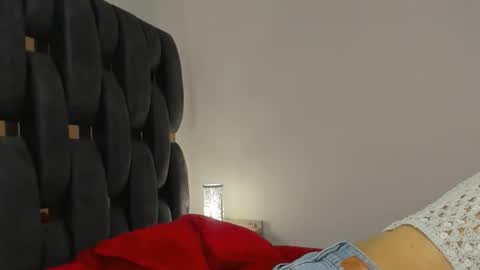 ziataylor online show from January 18, 2:09 am