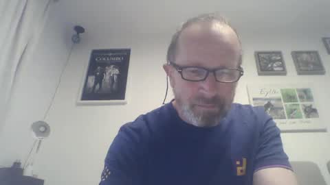 Zippi online show from May 9, 4:51 am