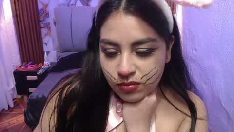 zoe_0111 online show from October 31, 7:36 pm