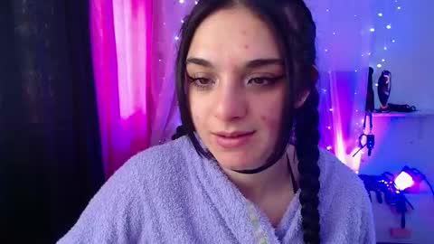 zoe_0111 online show from January 17, 3:32 pm