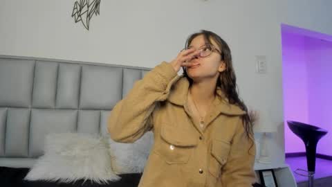 zoe_dear online show from March 28, 7:48 pm