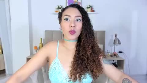 Zoe Gruber online show from February 27, 12:03 am