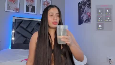 zoe_longhair online show from March 26, 7:19 pm