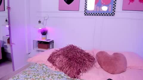 Zoe Lynch online show from November 26, 12:13 pm