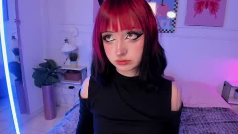 Zoe Lynch online show from April 21, 11:50 am