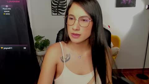 zoe_millerx online show from September 15, 6:09 pm