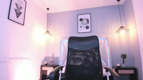 zoe_moreau online show from January 16, 8:18 pm