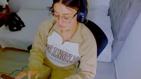 ZOE online show from September 16, 6:44 pm