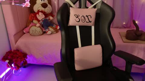 zoe_sullivan_ online show from May 23, 9:38 am