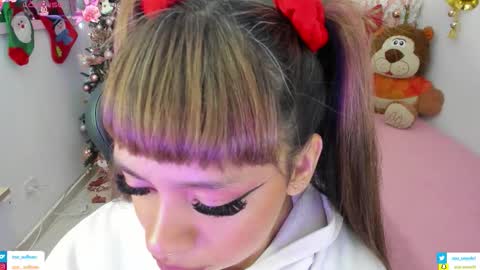 zoe_sullivan_ online show from November 28, 10:00 am