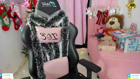 zoe_sullivan_ online show from November 26, 9:06 am