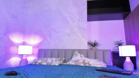 zoeblanc online show from February 13, 11:35 am