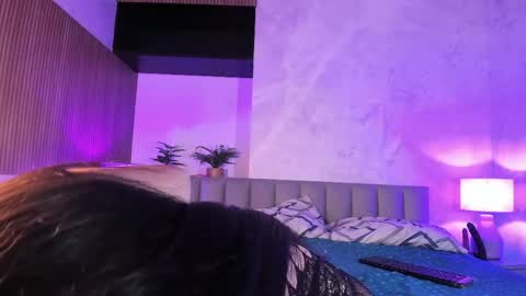 zoeblanc online show from April 5, 11:40 am