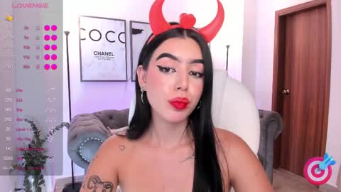 Snapshot of zoee_jackson chatting on February 27, 10:09 pm  zoee jackson online show from February 27, 10:09 pm