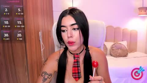 Snapshot of zoee_jackson chatting on February 21, 11:32 pm  zoee jackson online show from February 21, 11:32 pm