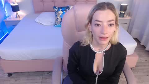 zoe online show from June 3, 3:42 am