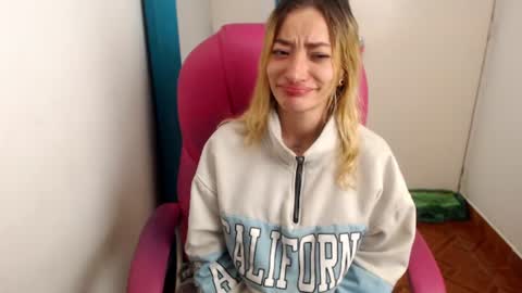 zoe online show from August 3, 9:04 am