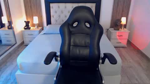 zoe online show from November 10, 12:02 am