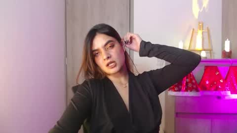 Zoee online show from November 27, 1:57 am