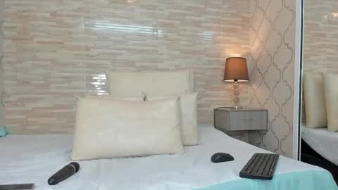 ZoeeSmitth online show from February 17, 1:22 pm