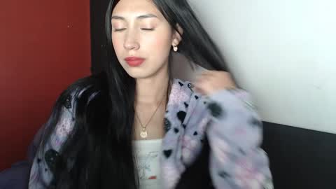 Laura  online show from January 17, 11:27 am