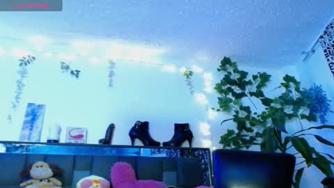 zoemi online show from January 19, 3:18 am