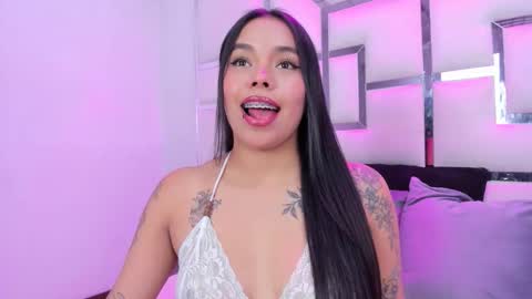 ZoeSwam online show from February 4, 2:32 pm